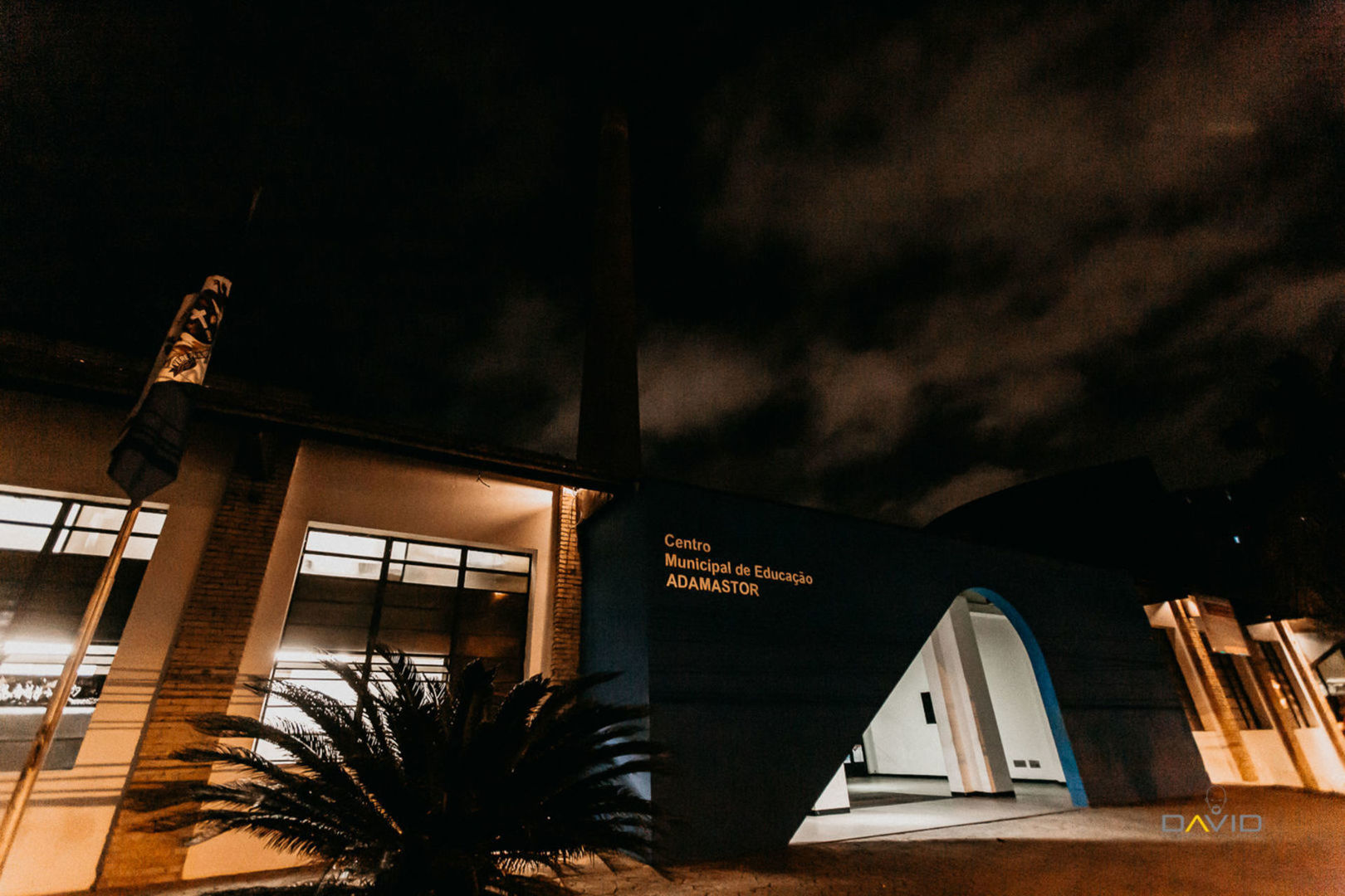 Foto HAMBURGADA DO BEM | EDIÇÃO MELHORES DO ANO 2018-2019 - Imagem 0